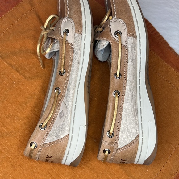 Sperry boat shoes. Size 9 tan and gold. - Picture 3 of 4